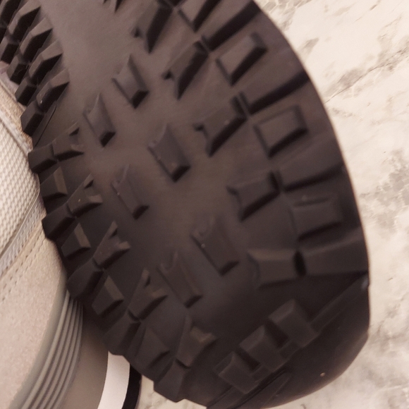 Pre-owned 2024 New Balance 574 - Picture 7 of 11